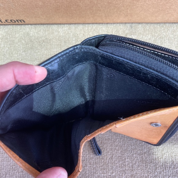Coach Wallet. I don’t know much about this wallet as far as style etc. - Picture 4 of 5